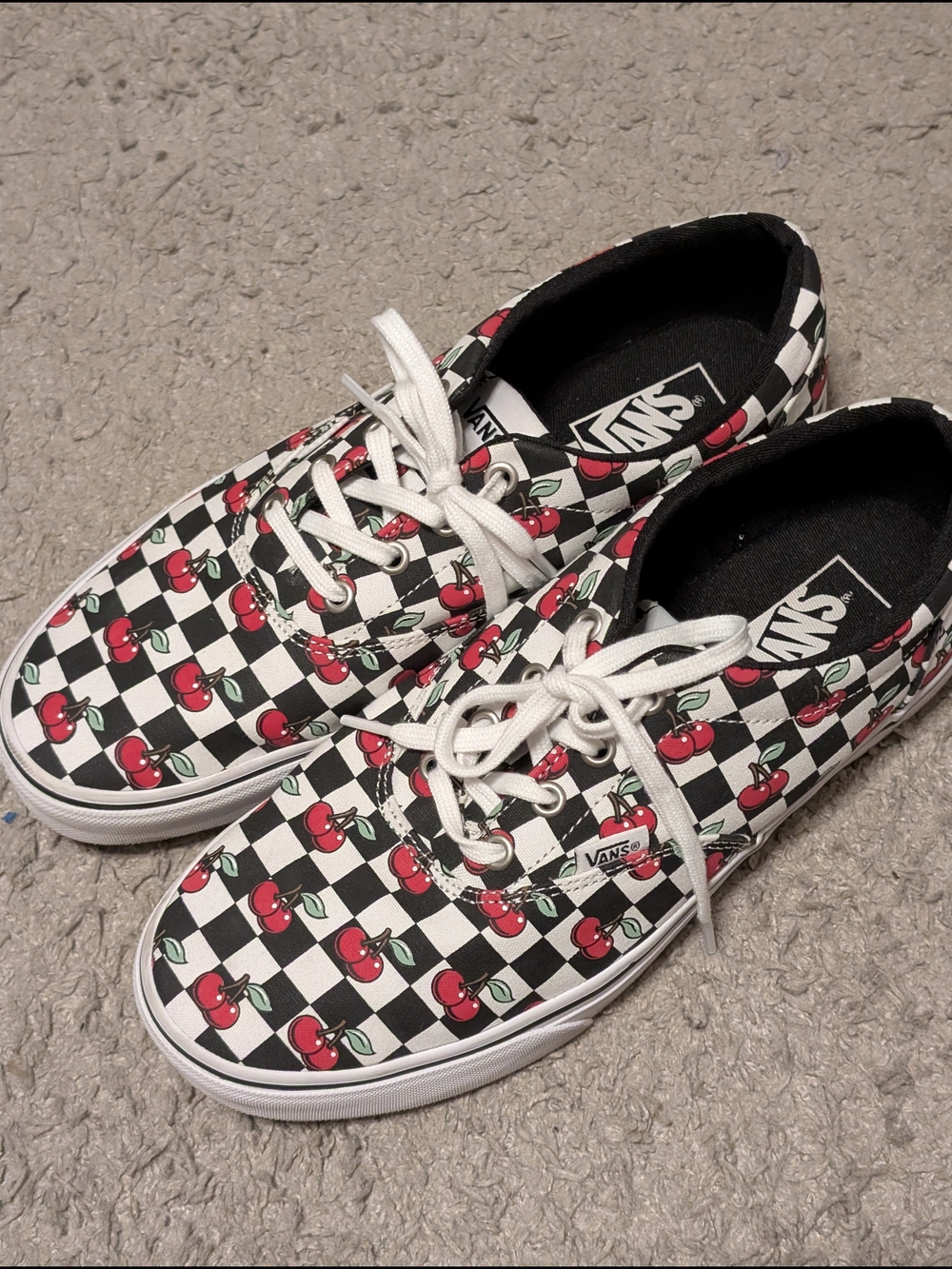 Vans Women's Size 10.5 Cherry Print Lace Up Low Top Canvas Sneaker Shoes
